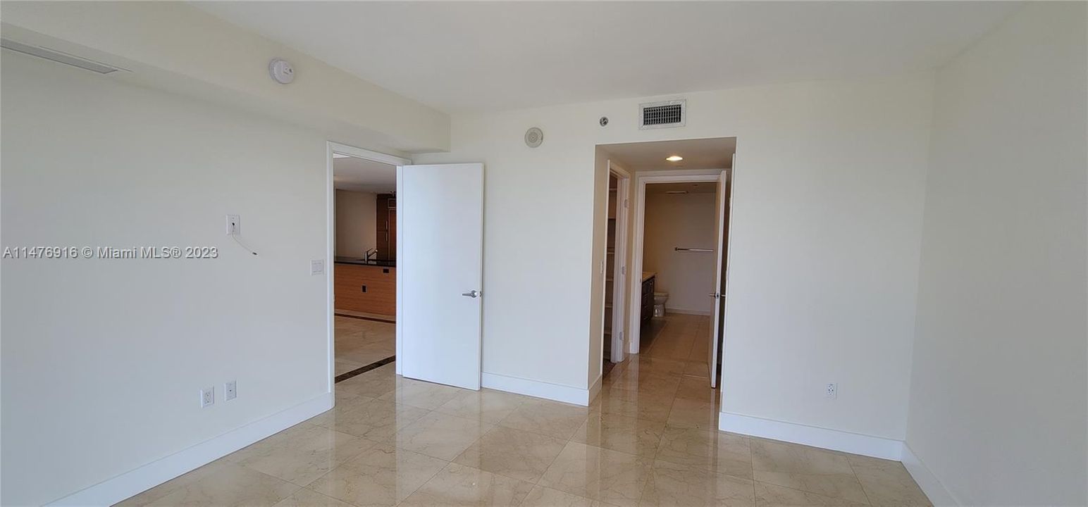 Recently Rented: $4,200 (2 beds, 2 baths, 1256 Square Feet)