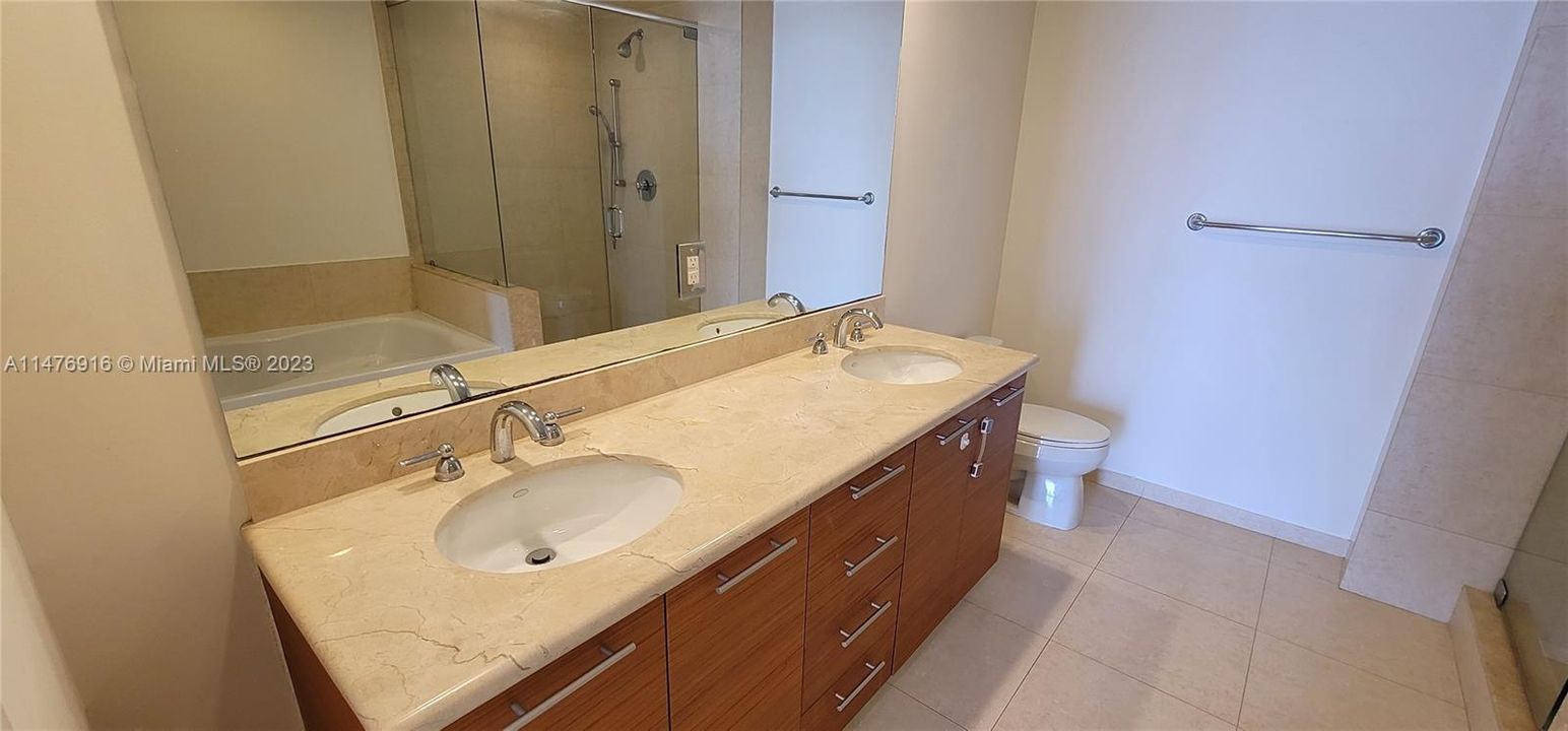 Recently Rented: $4,200 (2 beds, 2 baths, 1256 Square Feet)