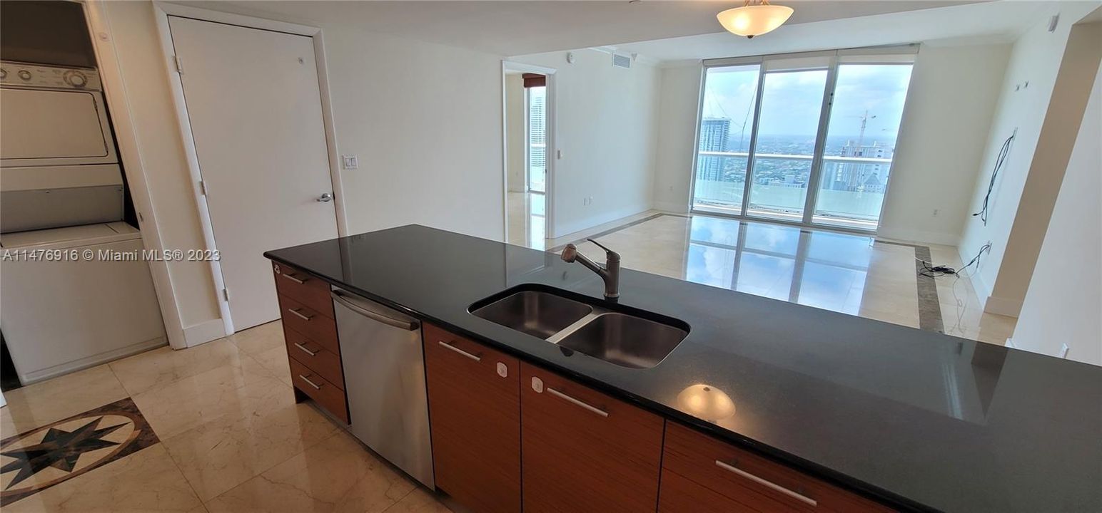 Recently Rented: $4,200 (2 beds, 2 baths, 1256 Square Feet)