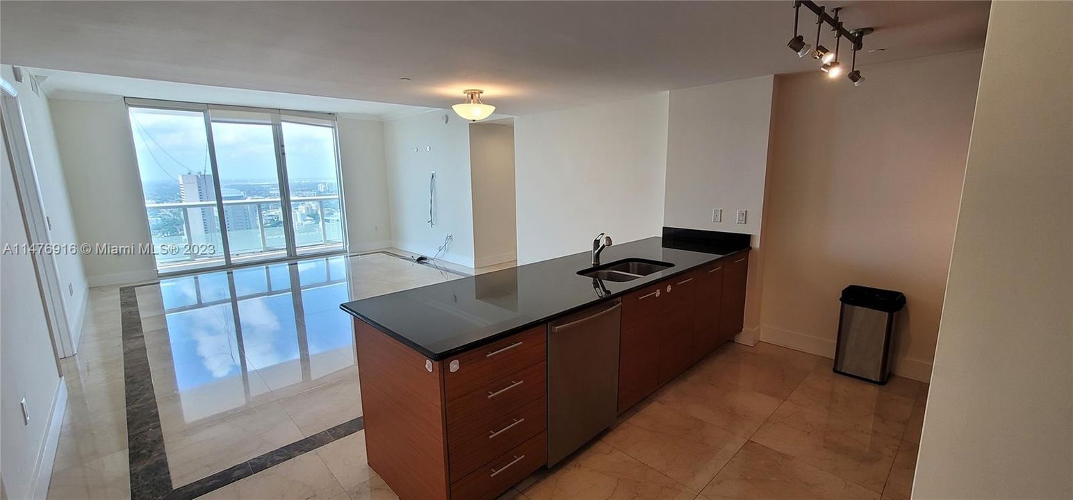 Recently Rented: $4,200 (2 beds, 2 baths, 1256 Square Feet)