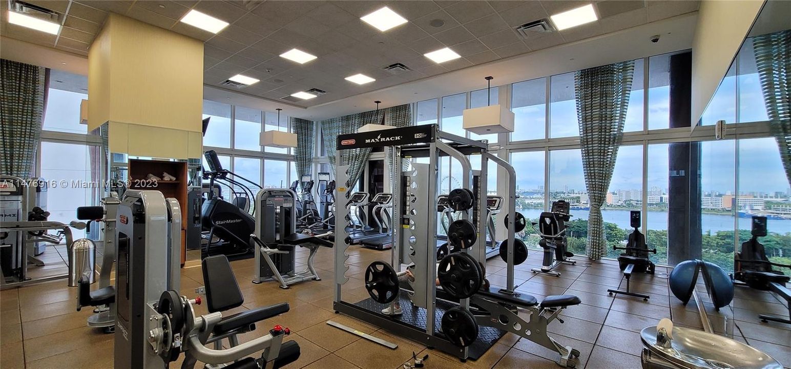 Recently Rented: $4,200 (2 beds, 2 baths, 1256 Square Feet)