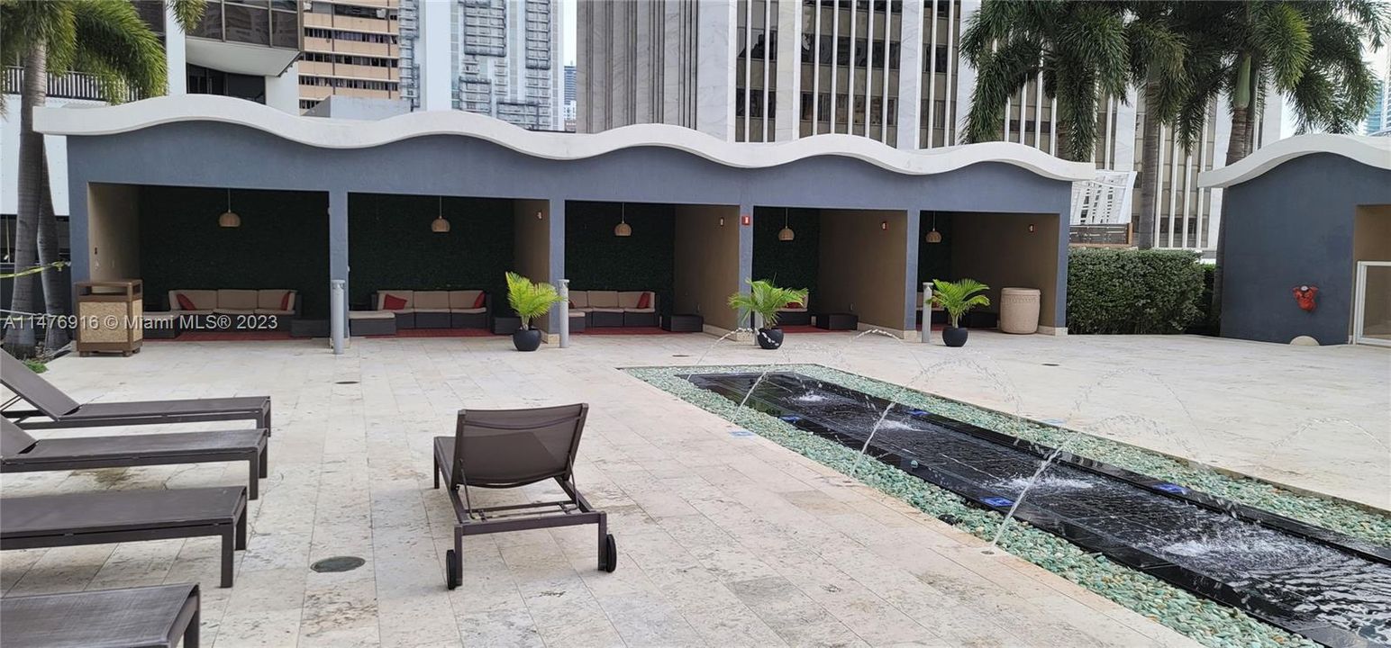 Recently Rented: $4,200 (2 beds, 2 baths, 1256 Square Feet)