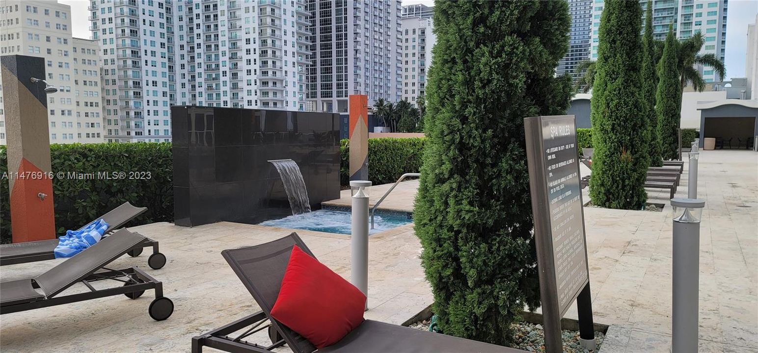 Recently Rented: $4,200 (2 beds, 2 baths, 1256 Square Feet)