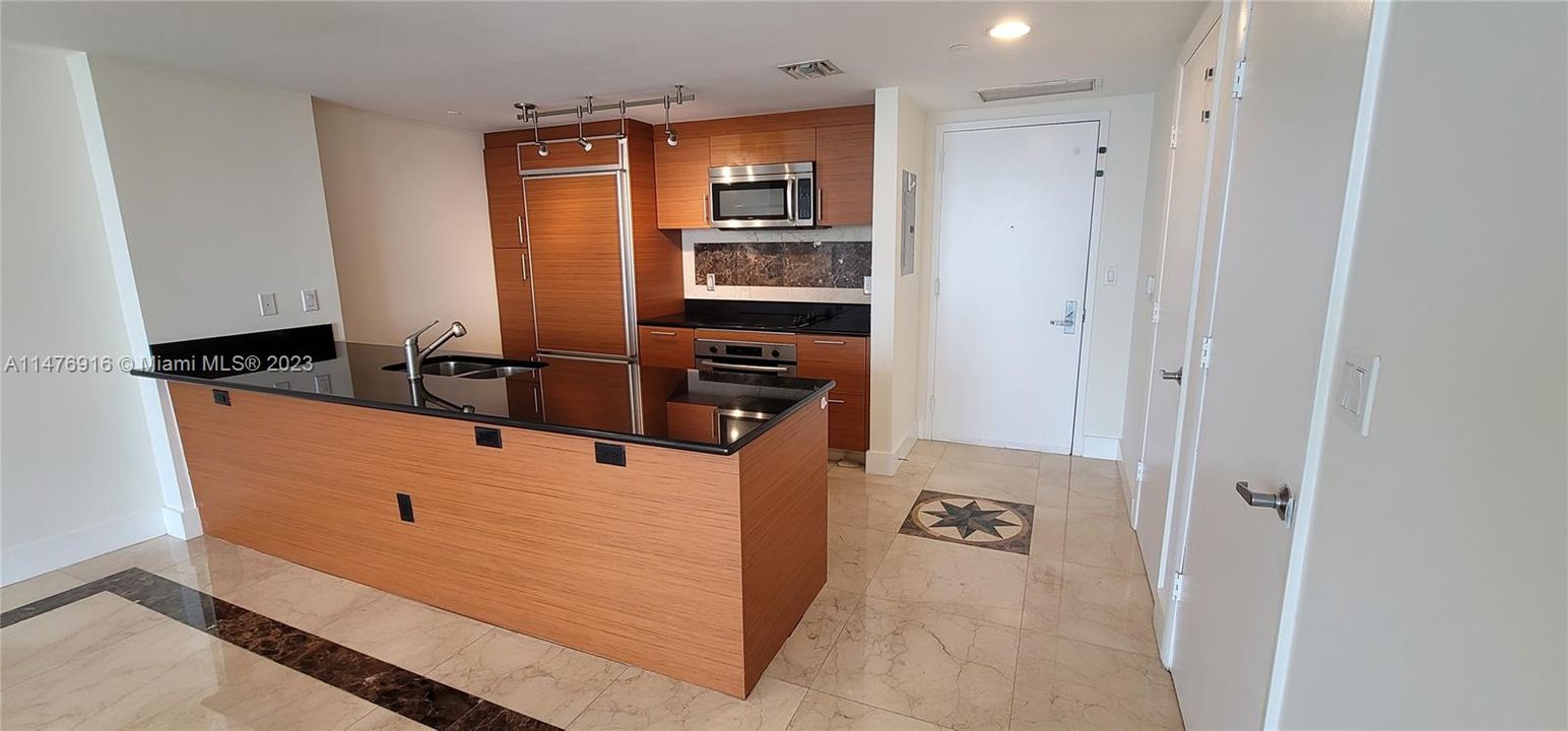 Recently Rented: $4,200 (2 beds, 2 baths, 1256 Square Feet)