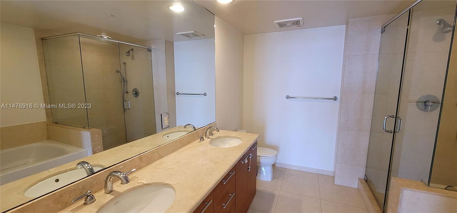 Recently Rented: $4,200 (2 beds, 2 baths, 1256 Square Feet)