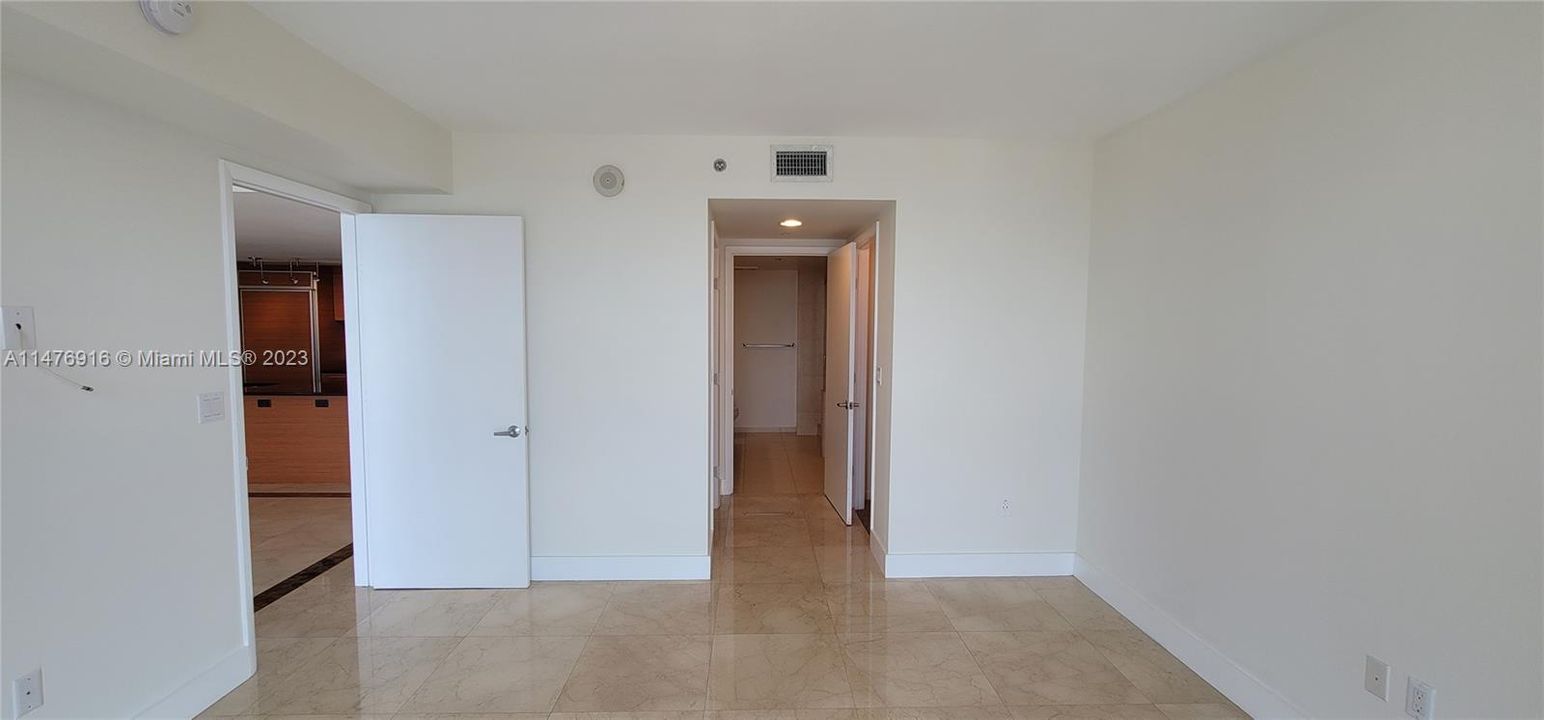 Recently Rented: $4,200 (2 beds, 2 baths, 1256 Square Feet)