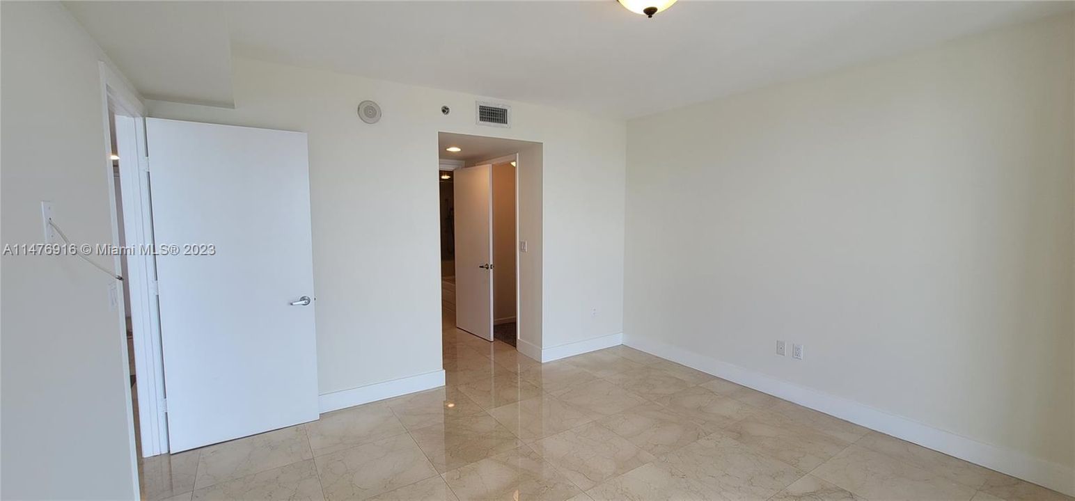 Recently Rented: $4,200 (2 beds, 2 baths, 1256 Square Feet)