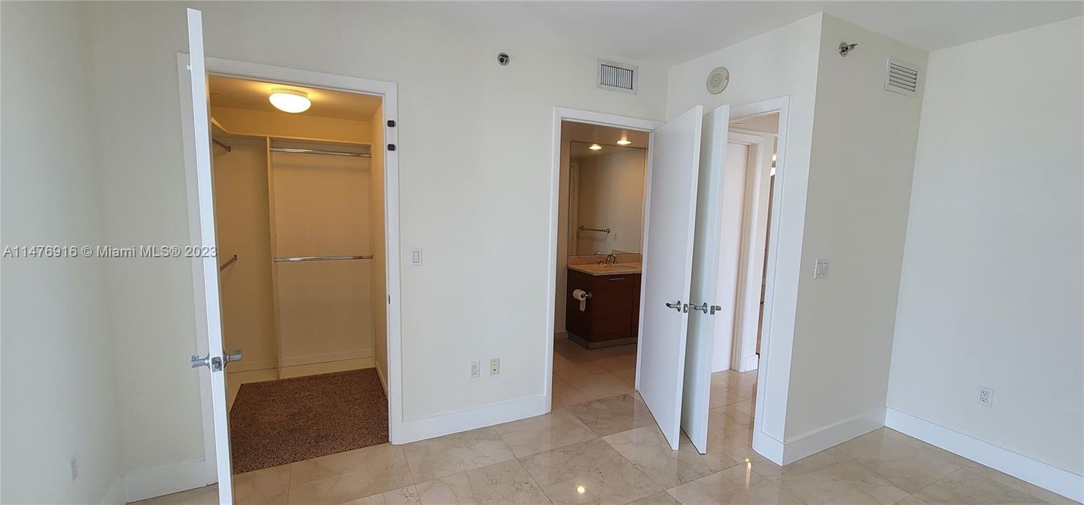 Recently Rented: $4,200 (2 beds, 2 baths, 1256 Square Feet)