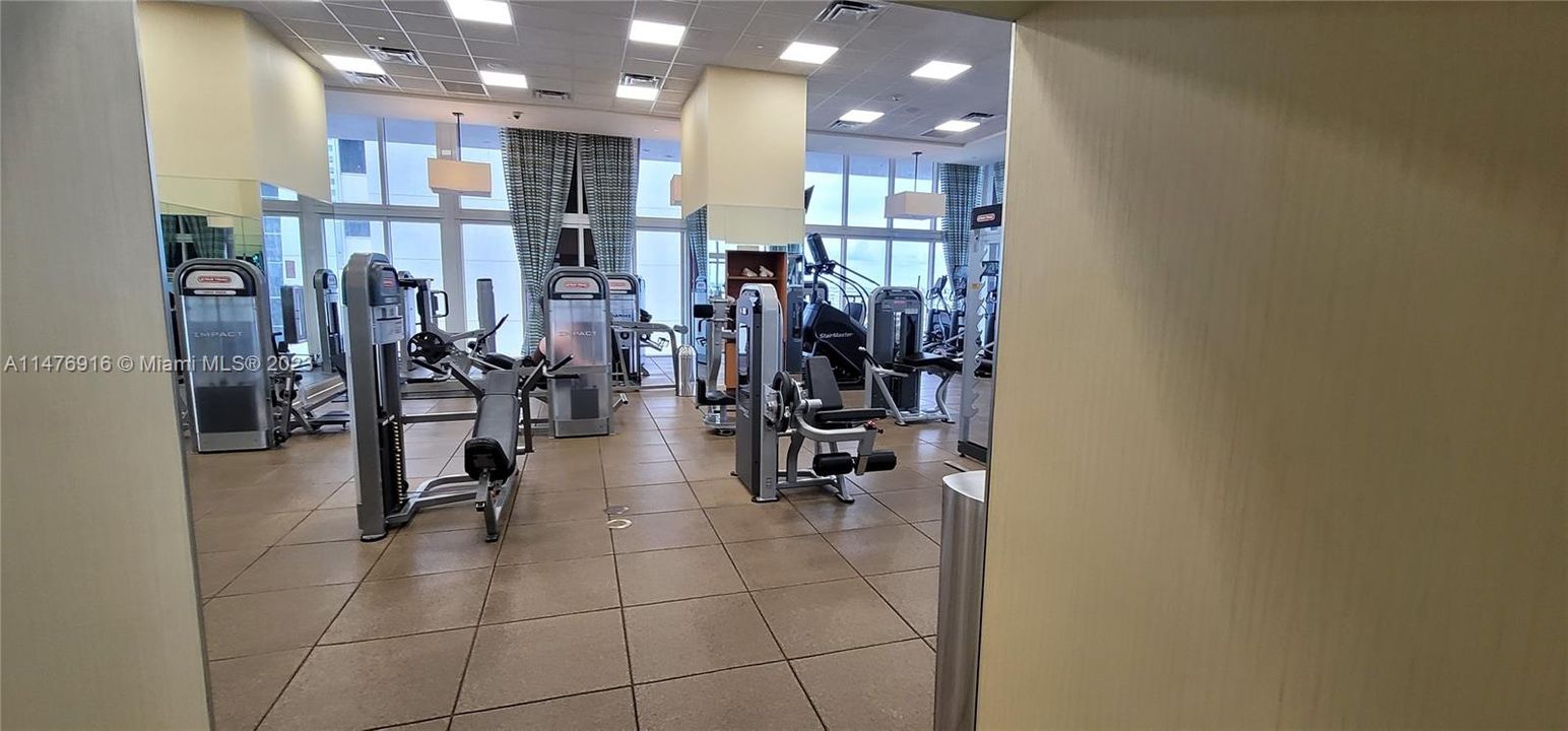 Recently Rented: $4,200 (2 beds, 2 baths, 1256 Square Feet)