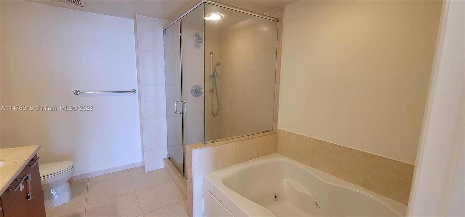 Recently Rented: $4,200 (2 beds, 2 baths, 1256 Square Feet)