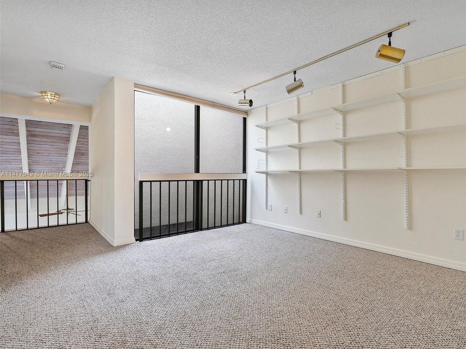 Недавно продано: $799,000 (2 спален, 2 ванн, 2122 Квадратных фут)