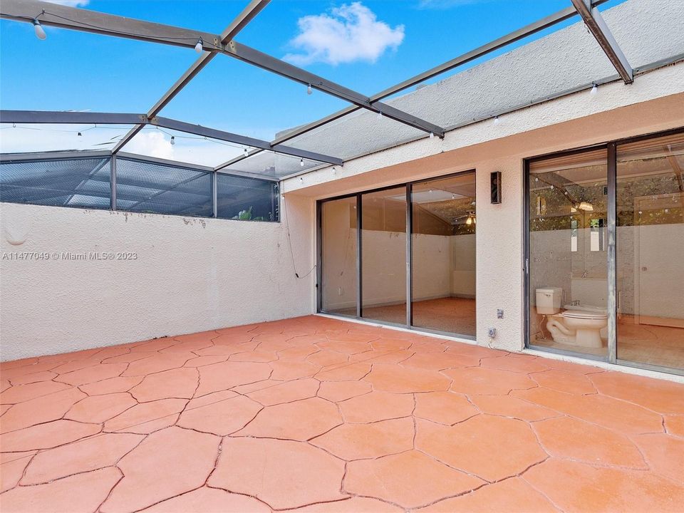 Недавно продано: $799,000 (2 спален, 2 ванн, 2122 Квадратных фут)