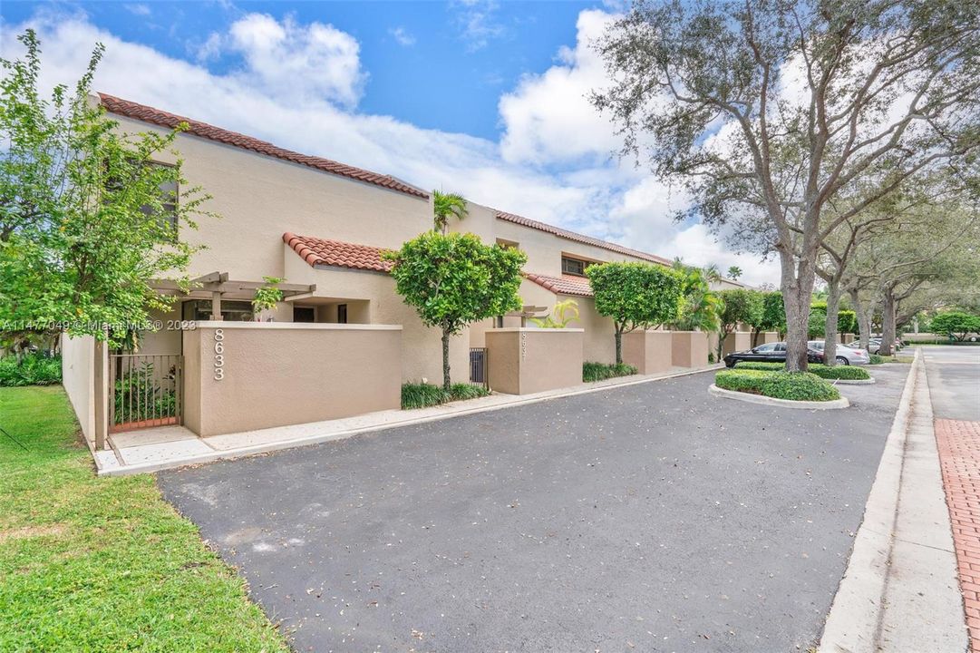 Недавно продано: $799,000 (2 спален, 2 ванн, 2122 Квадратных фут)