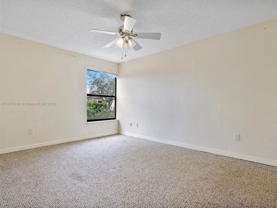 Недавно продано: $799,000 (2 спален, 2 ванн, 2122 Квадратных фут)