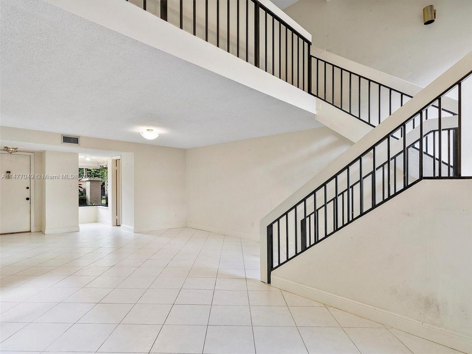 Недавно продано: $799,000 (2 спален, 2 ванн, 2122 Квадратных фут)