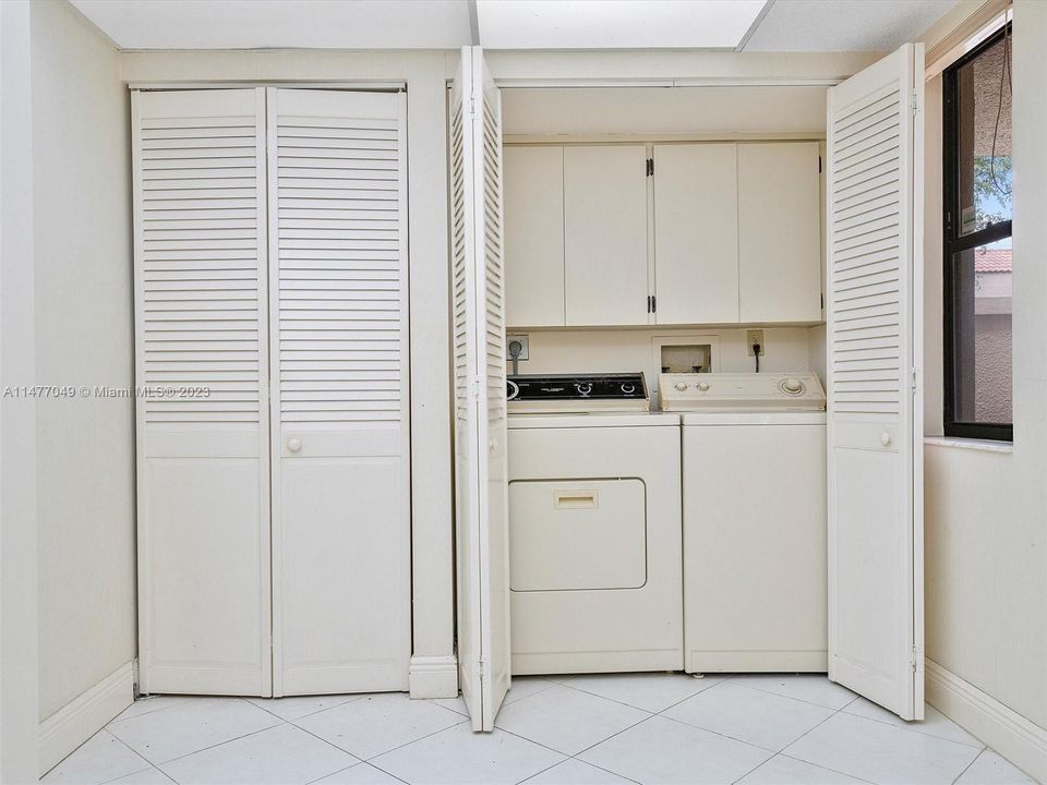 Недавно продано: $799,000 (2 спален, 2 ванн, 2122 Квадратных фут)