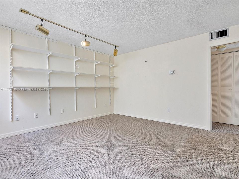 Недавно продано: $799,000 (2 спален, 2 ванн, 2122 Квадратных фут)