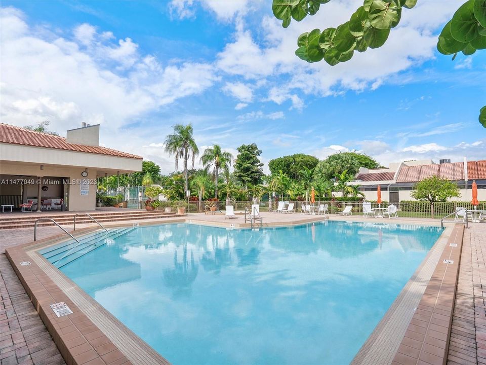 Недавно продано: $799,000 (2 спален, 2 ванн, 2122 Квадратных фут)