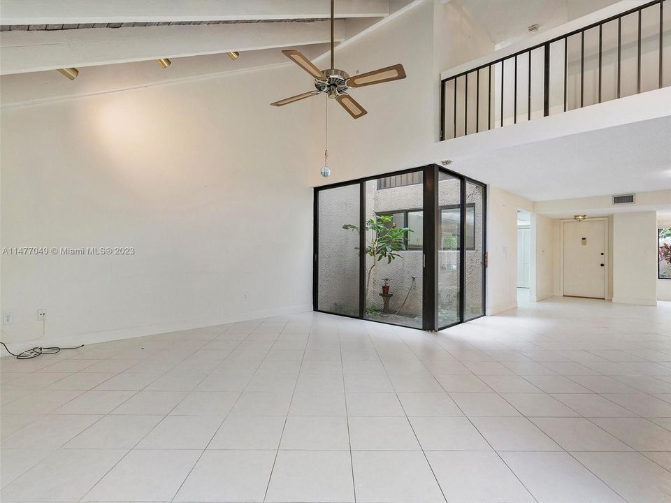 Недавно продано: $799,000 (2 спален, 2 ванн, 2122 Квадратных фут)