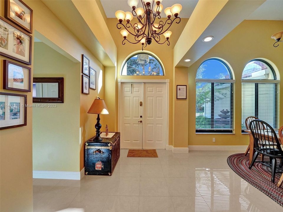 Recently Sold: $975,000 (4 beds, 3 baths, 2870 Square Feet)