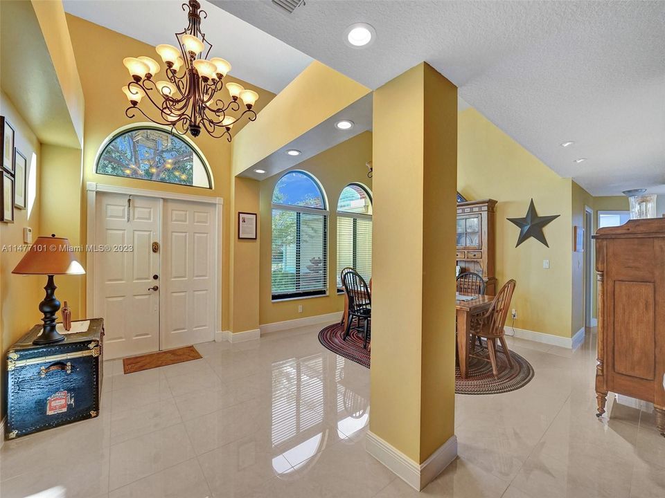 Recently Sold: $975,000 (4 beds, 3 baths, 2870 Square Feet)