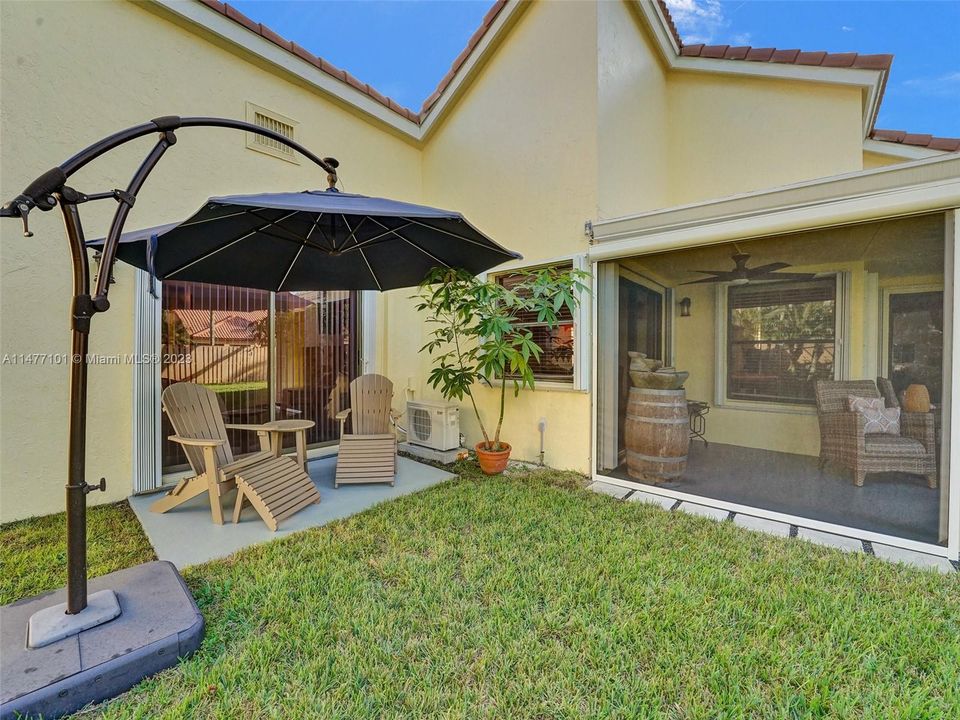 Recently Sold: $975,000 (4 beds, 3 baths, 2870 Square Feet)