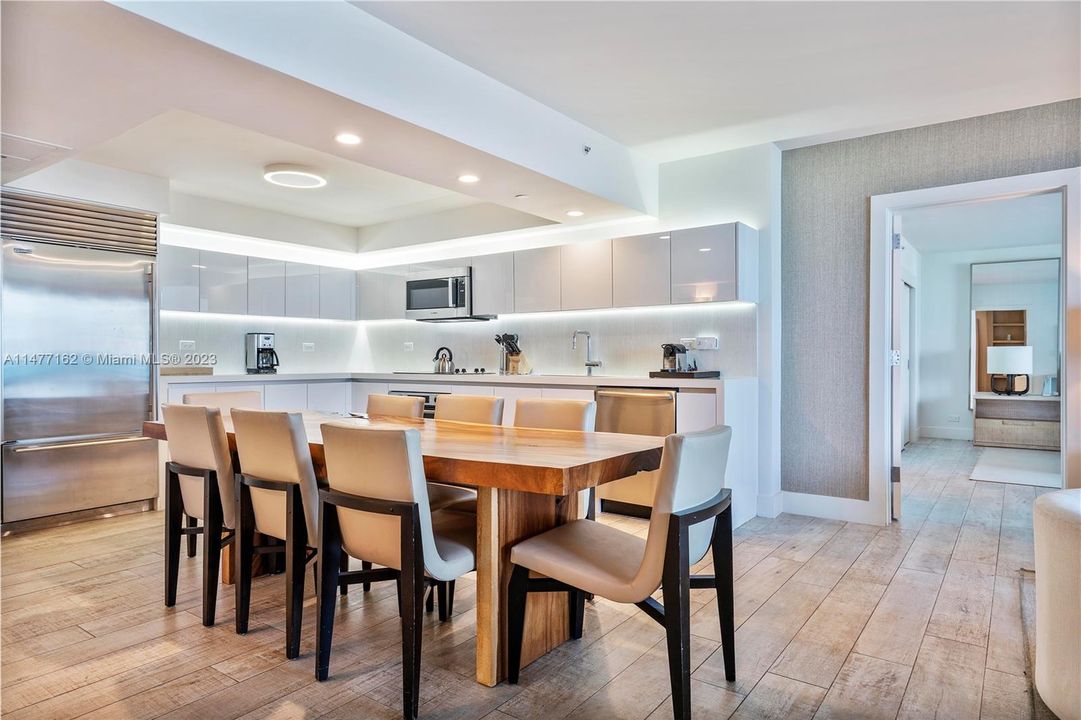 Недавно продано: $6,600,000 (3 спален, 3 ванн, 1952 Квадратных фут)