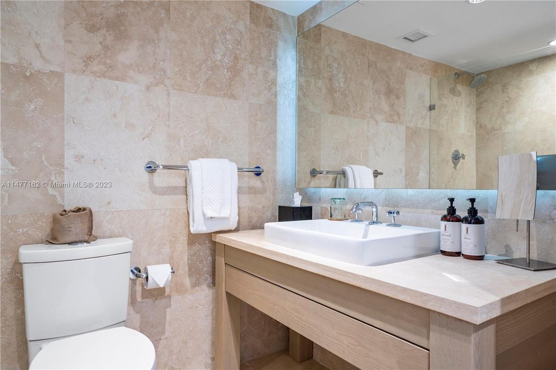 Недавно продано: $6,600,000 (3 спален, 3 ванн, 1952 Квадратных фут)