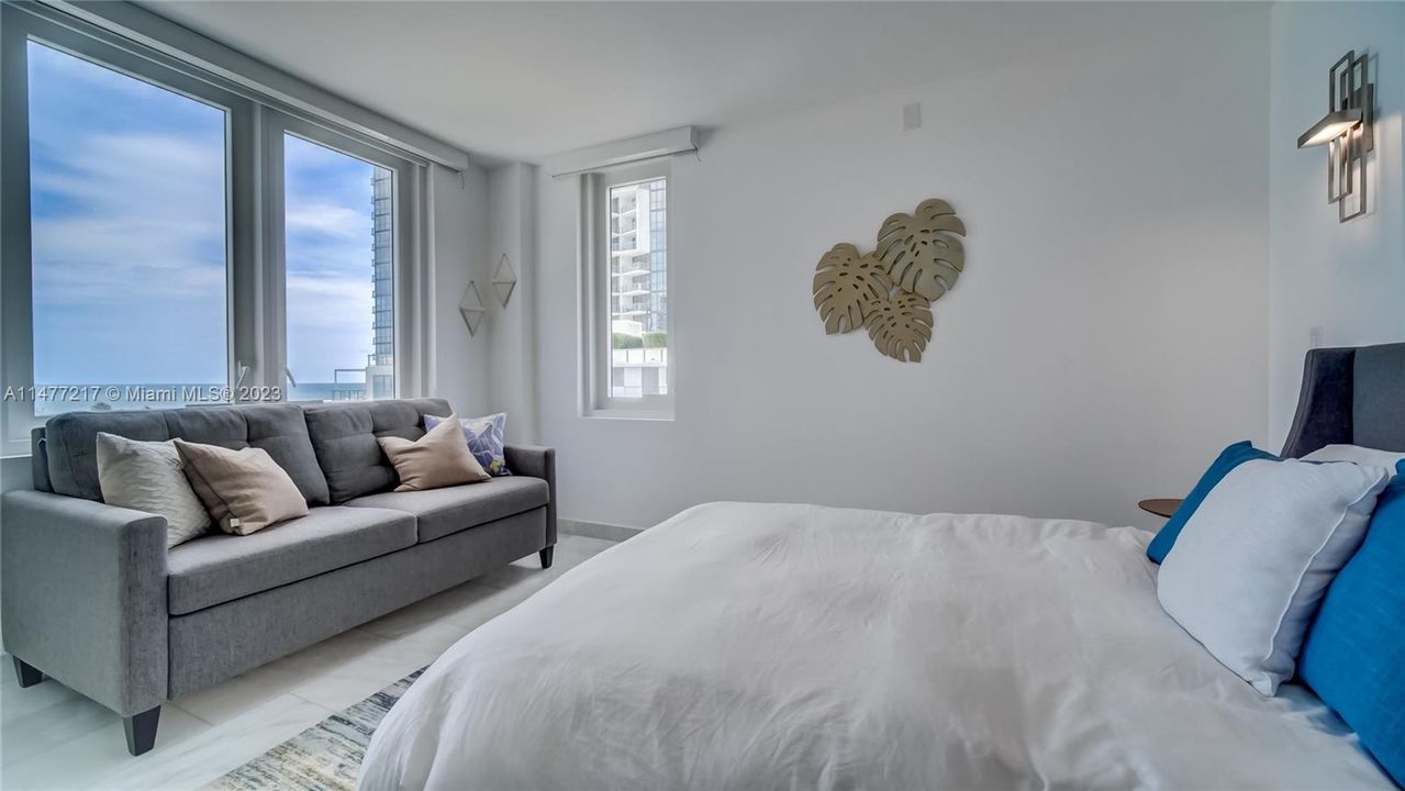 Recently Sold: $1,875,000 (2 beds, 1 baths, 900 Square Feet)