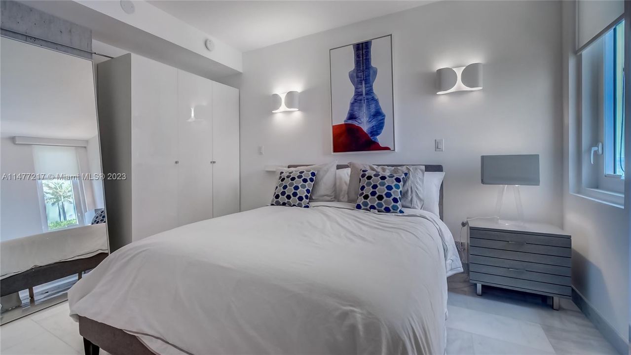 Recently Sold: $1,875,000 (2 beds, 1 baths, 900 Square Feet)