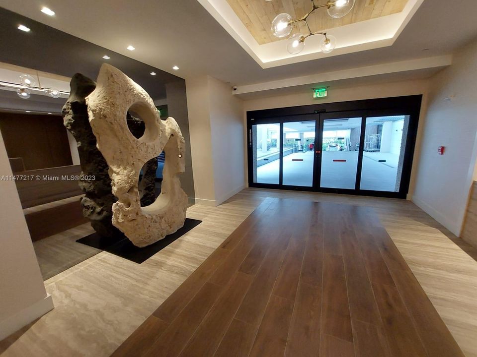 Recently Sold: $1,875,000 (2 beds, 1 baths, 900 Square Feet)