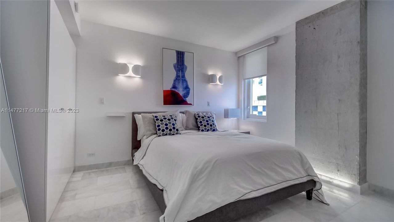 Recently Sold: $1,875,000 (2 beds, 1 baths, 900 Square Feet)