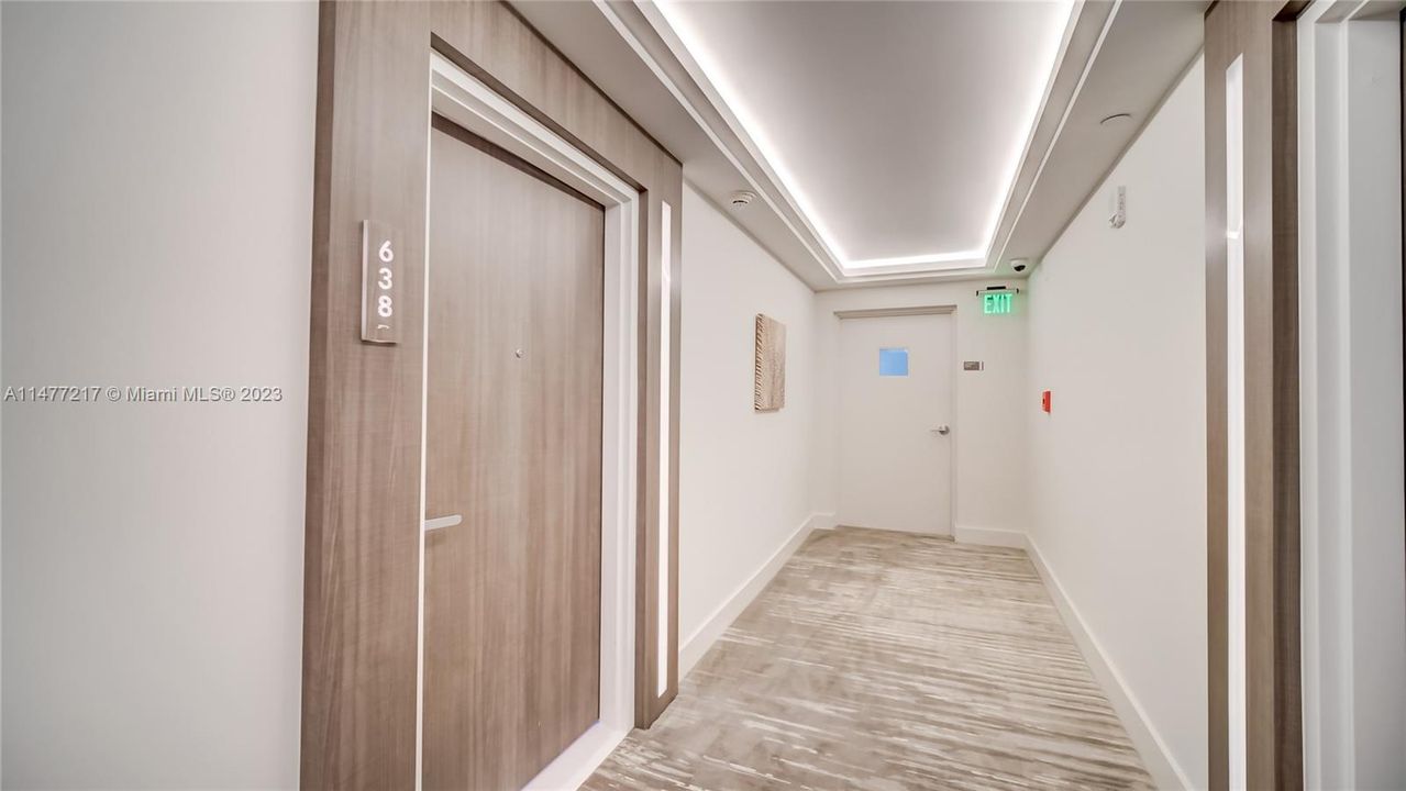 Recently Sold: $1,875,000 (2 beds, 1 baths, 900 Square Feet)