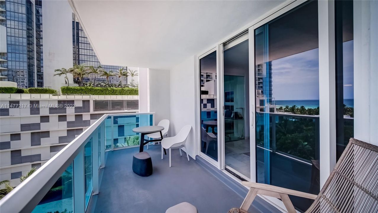 Recently Sold: $1,875,000 (2 beds, 1 baths, 900 Square Feet)