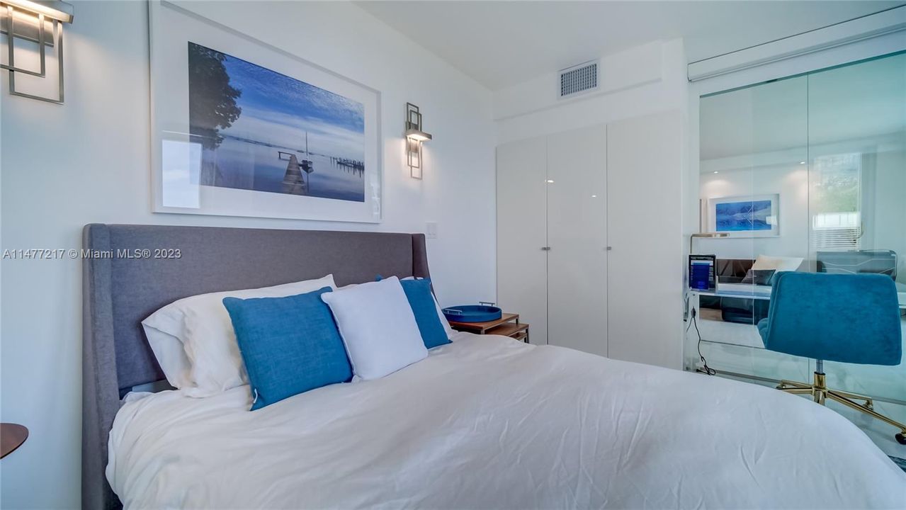 Recently Sold: $1,875,000 (2 beds, 1 baths, 900 Square Feet)