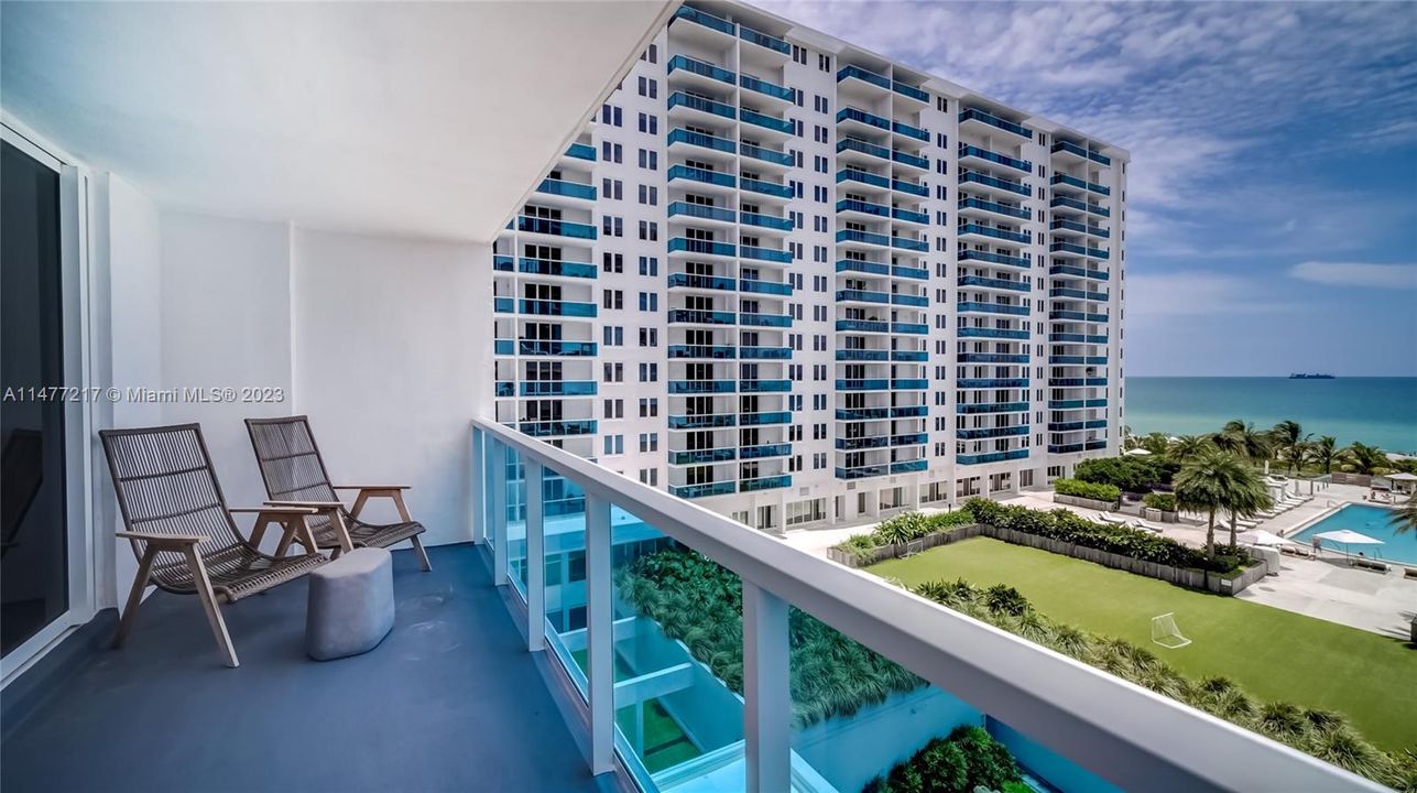 Recently Sold: $1,875,000 (2 beds, 1 baths, 900 Square Feet)