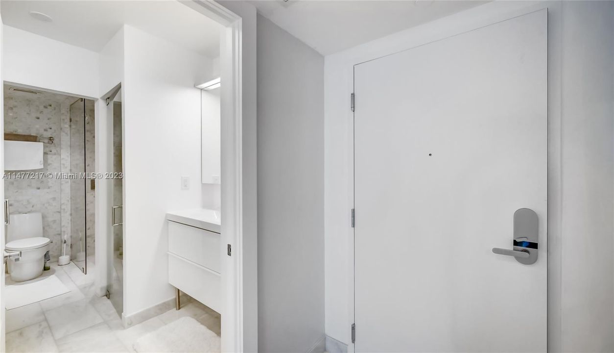 Recently Sold: $1,875,000 (2 beds, 1 baths, 900 Square Feet)