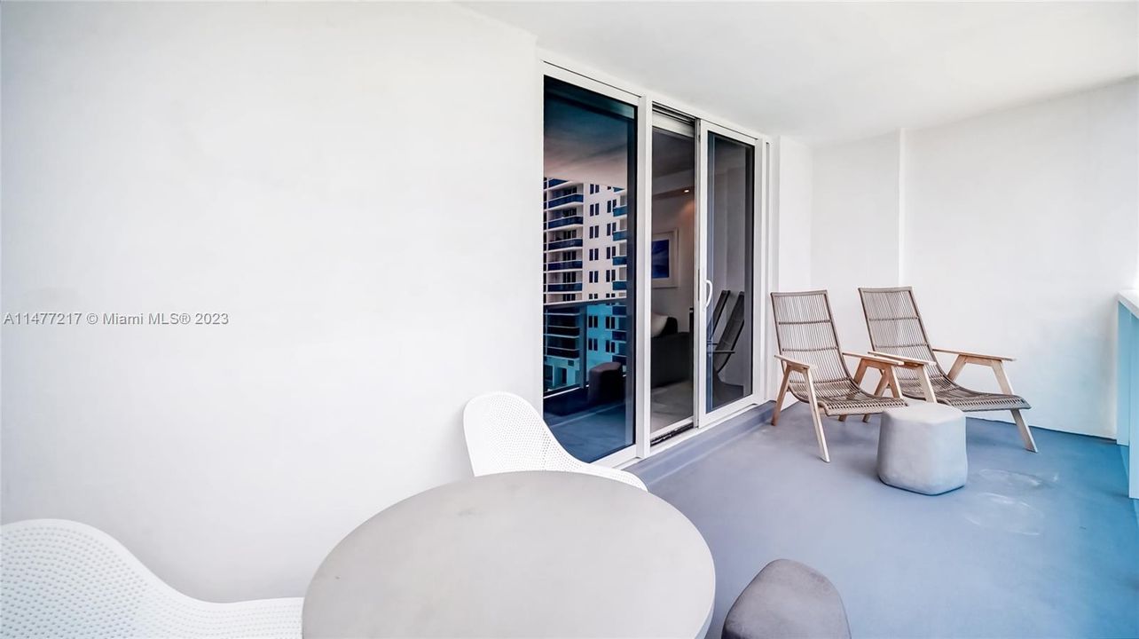 Recently Sold: $1,875,000 (2 beds, 1 baths, 900 Square Feet)