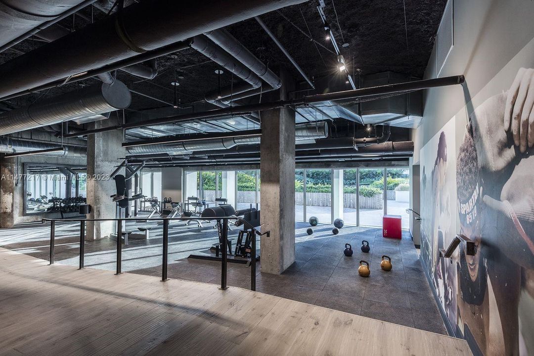 Recently Sold: $1,875,000 (2 beds, 1 baths, 900 Square Feet)