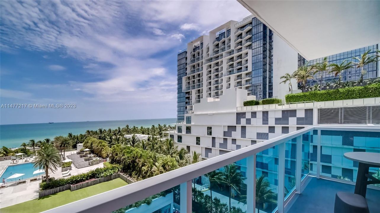 Recently Sold: $1,875,000 (2 beds, 1 baths, 900 Square Feet)