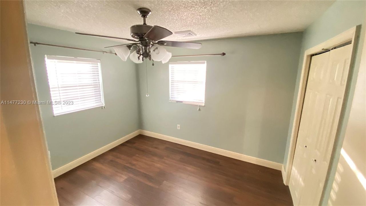 Recently Rented: $1,650 (3 beds, 1 baths, 0 Square Feet)