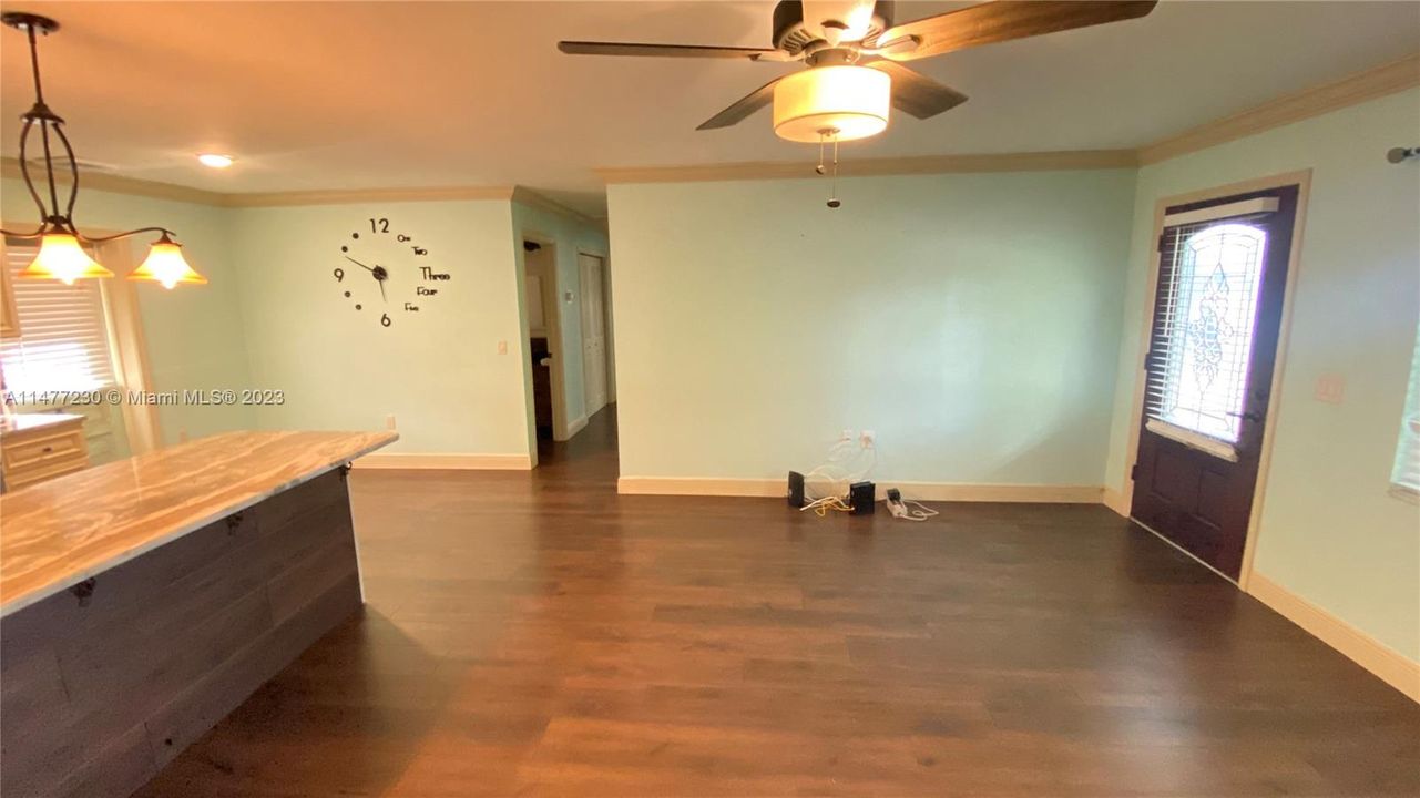 Recently Rented: $1,650 (3 beds, 1 baths, 0 Square Feet)