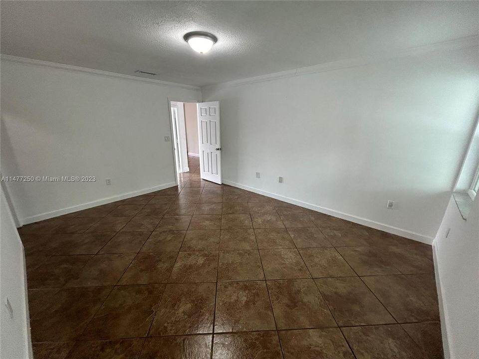 Recently Rented: $4,100 (4 beds, 2 baths, 1588 Square Feet)