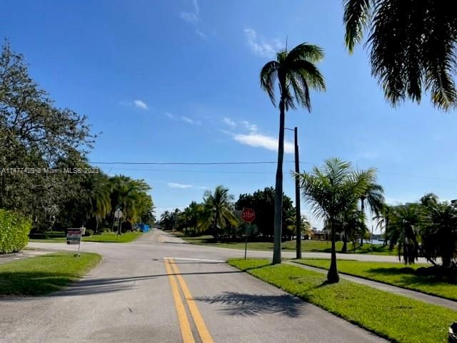 Recently Sold: $2,290,000 (6 beds, 6 baths, 4272 Square Feet)