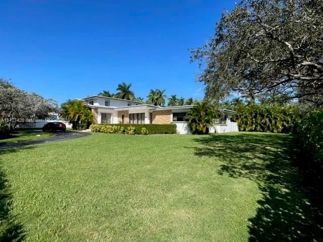 Recently Sold: $2,290,000 (6 beds, 6 baths, 4272 Square Feet)