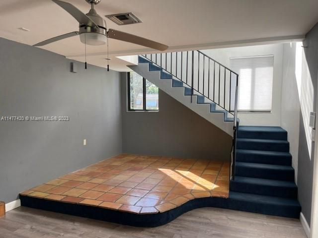 Recently Sold: $2,290,000 (6 beds, 6 baths, 4272 Square Feet)