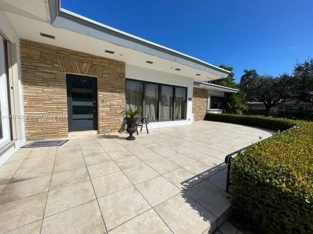 Recently Sold: $2,290,000 (6 beds, 6 baths, 4272 Square Feet)