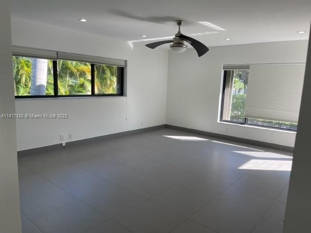 Recently Sold: $2,290,000 (6 beds, 6 baths, 4272 Square Feet)