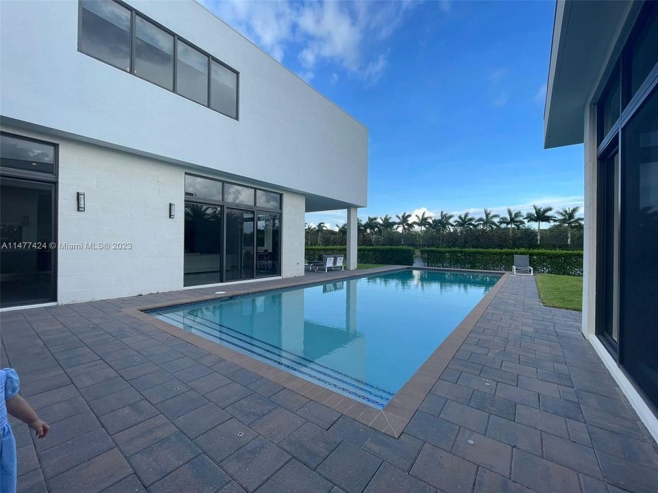 Recently Sold: $3,599,999 (6 beds, 8 baths, 7681 Square Feet)