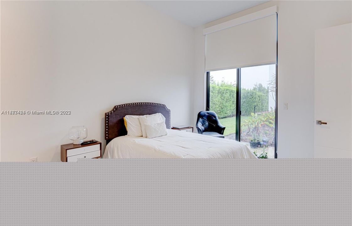 Recently Sold: $3,599,999 (6 beds, 8 baths, 7681 Square Feet)